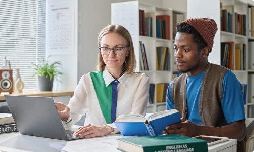 Docentes y alumnos en un entorno de aprendizaje colaborativo